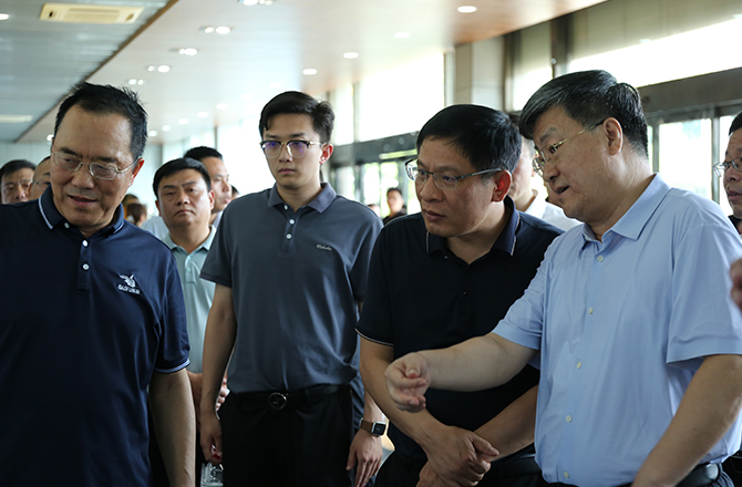 新鄉市領導調研振動小蝌蚪污视频產業鏈及企業上市工作